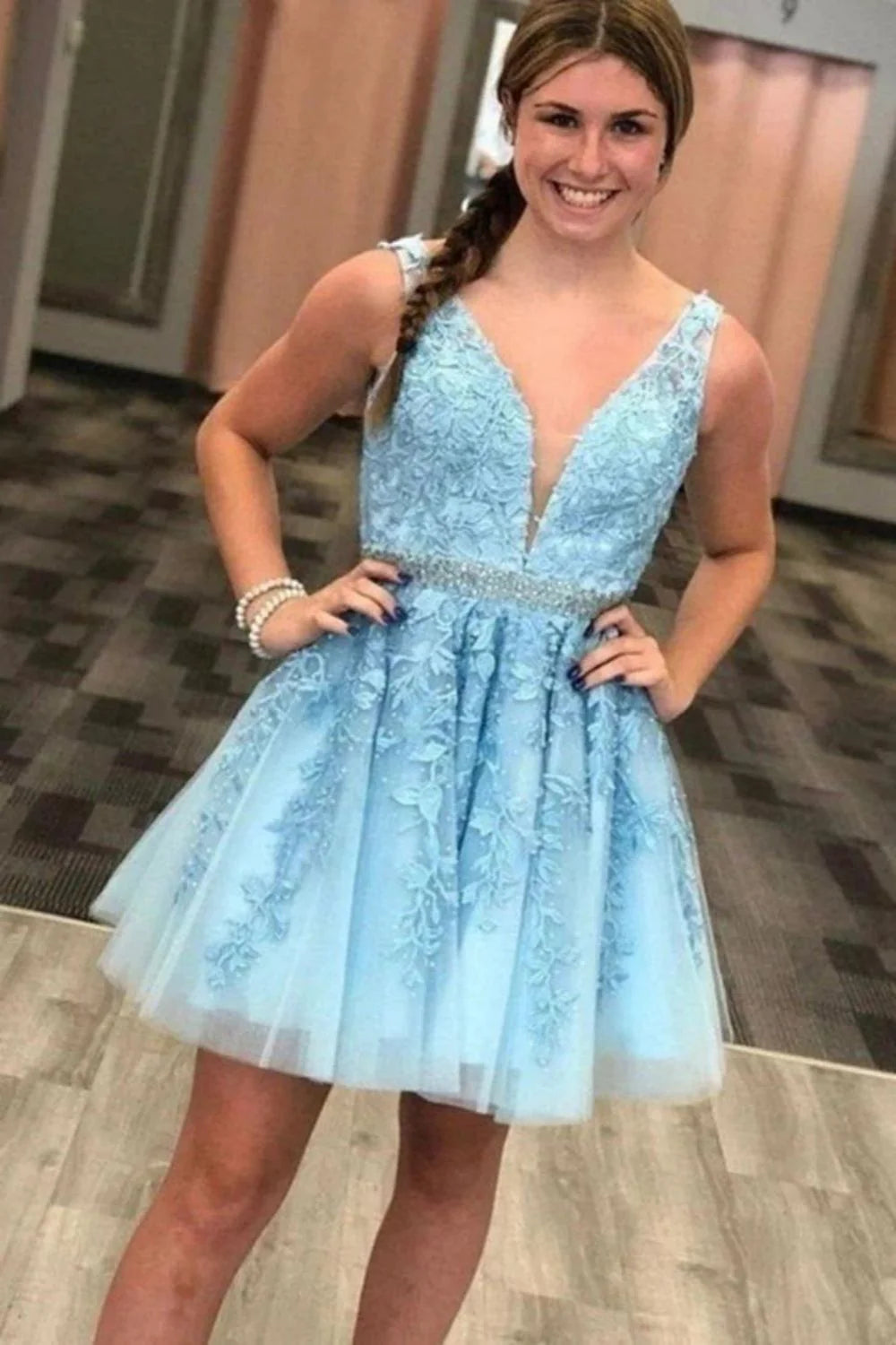 A-line Deep V-neck Sleeveless Beaded Blue Homecoming Dress With Applique