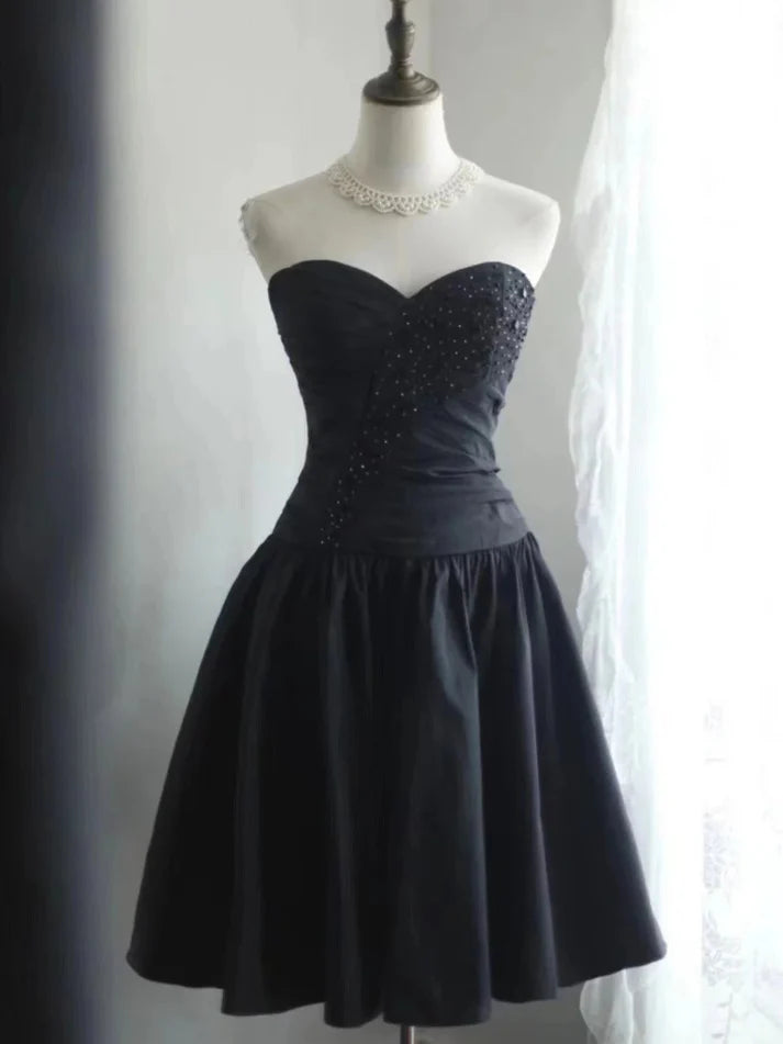 A-line Sweetheart Neck Beaded Pleated Taffeta Black Short Party Dress