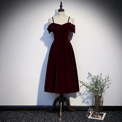 A line Spaghetti Straps Velvet Burgundy Midi Bridesmaid Dress For Ladies