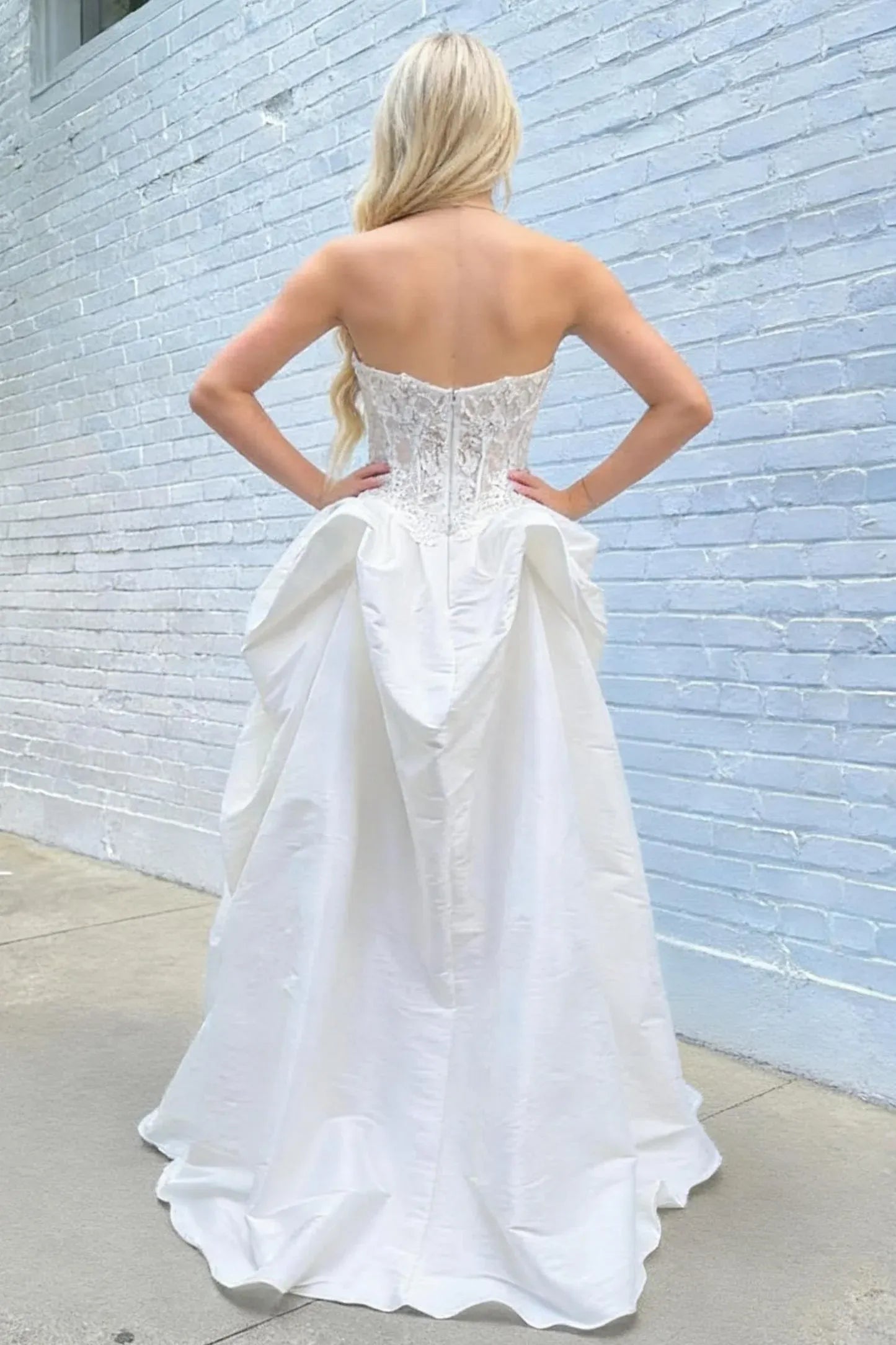 Beautiful A Line Sweetheart Corset Lace Applique White Floor Length Prom Dress