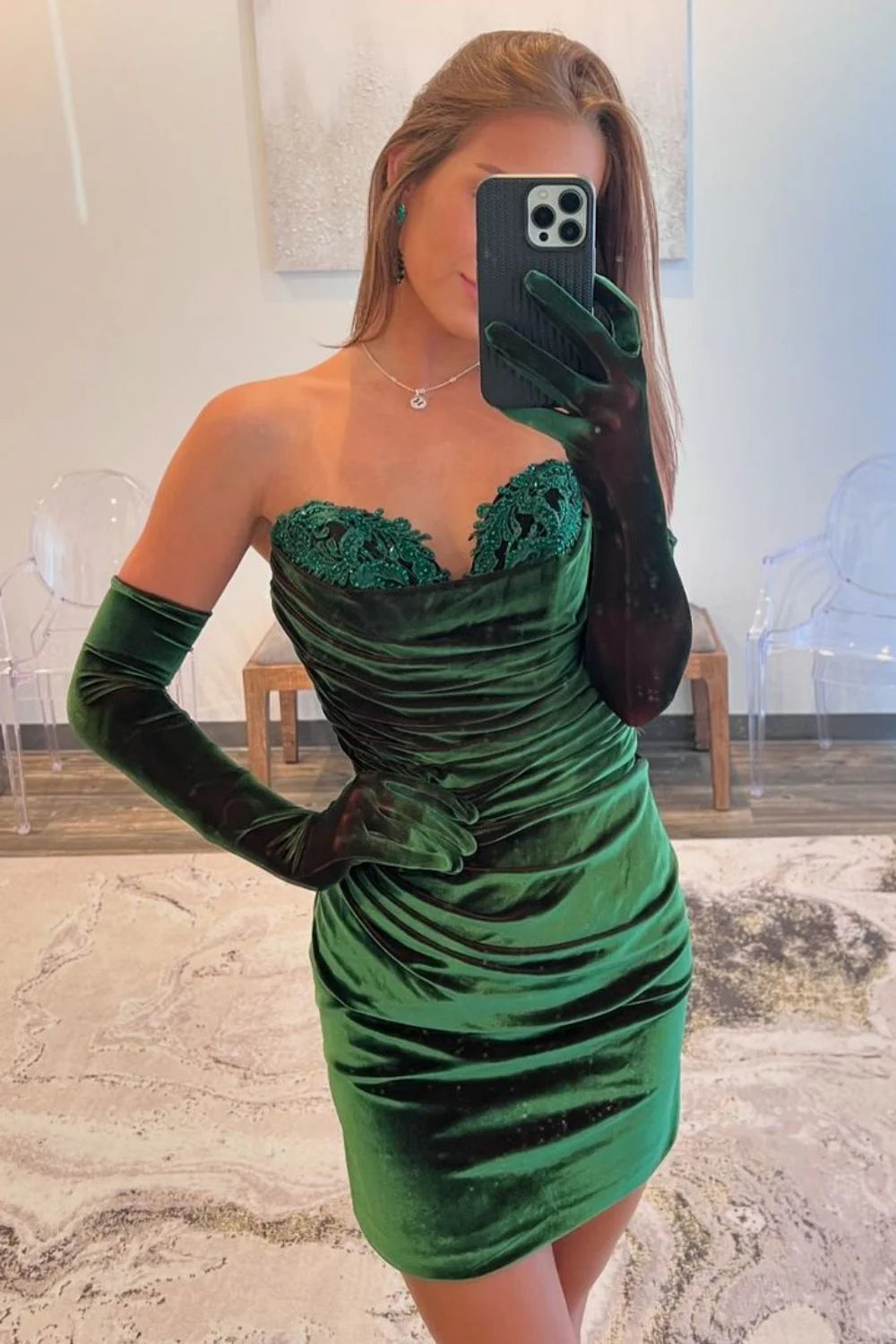 Bodycon Sweetheart Applique Pleated Velvet Dark Green Short Homecoming Dress