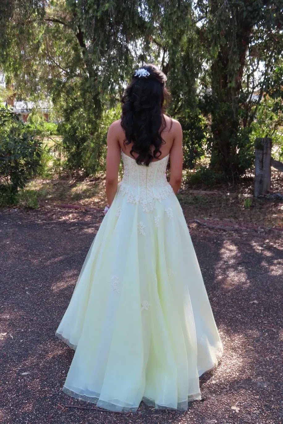 Charming A-line Strapless Sleeveless Appliqu¨¦ Tulle Floor-Length Prom Dress