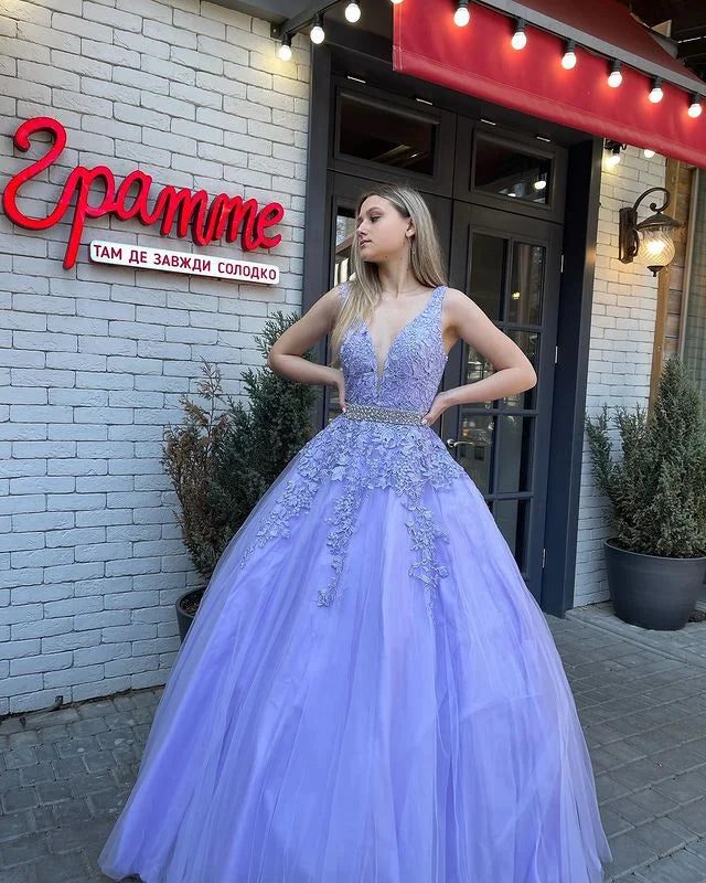 Charming A Line Beaded Appliques Tulle Lavender Long Prom Dress