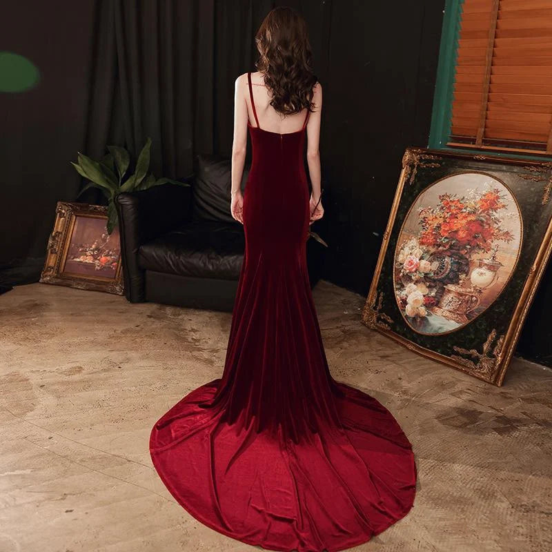 Charming Mermaid V-Neck Velvet Burgundy Prom Dress With Train