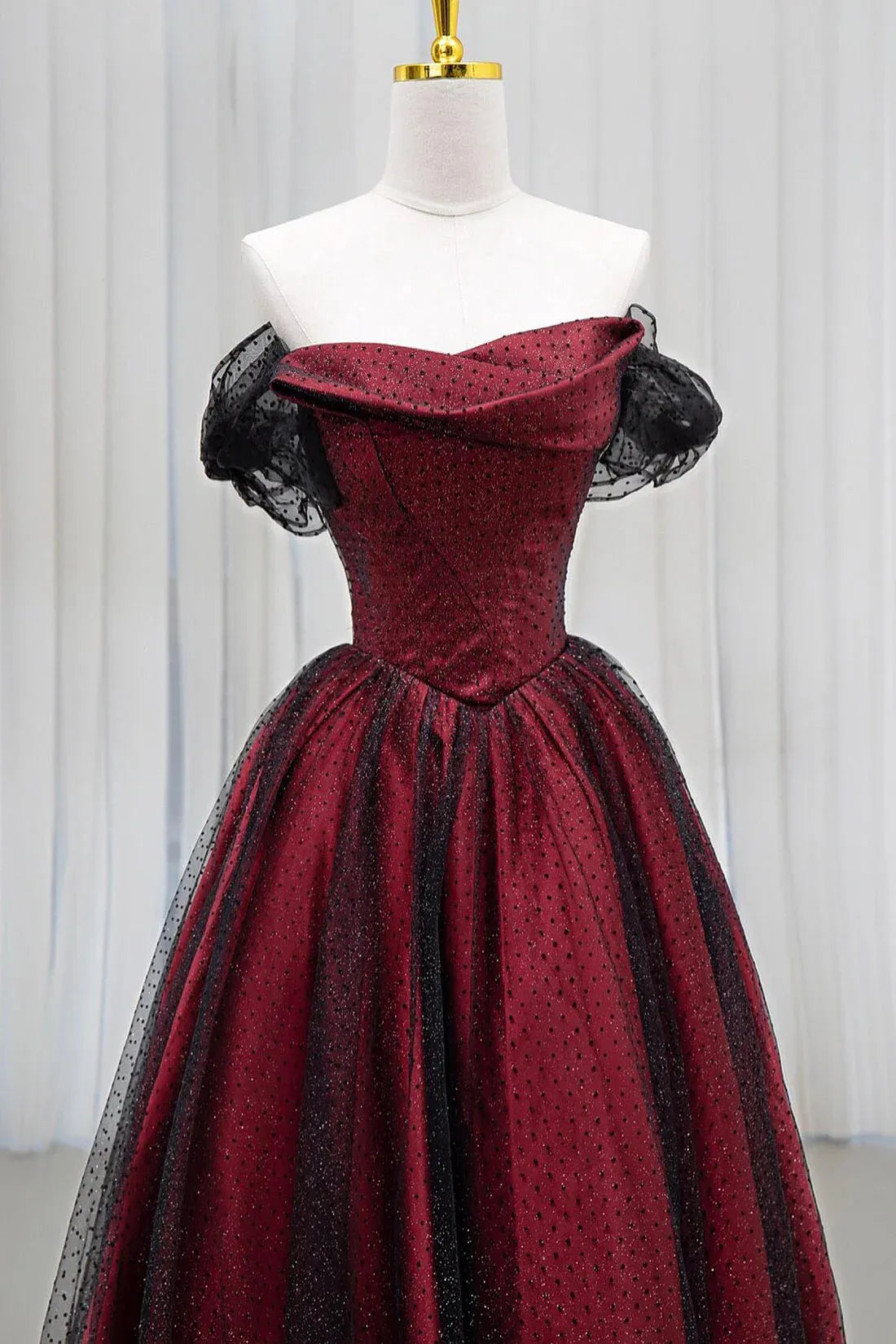 Charming Princess Off the Shoulder Sleeveless Lace Up Floor-Length Prom Dress