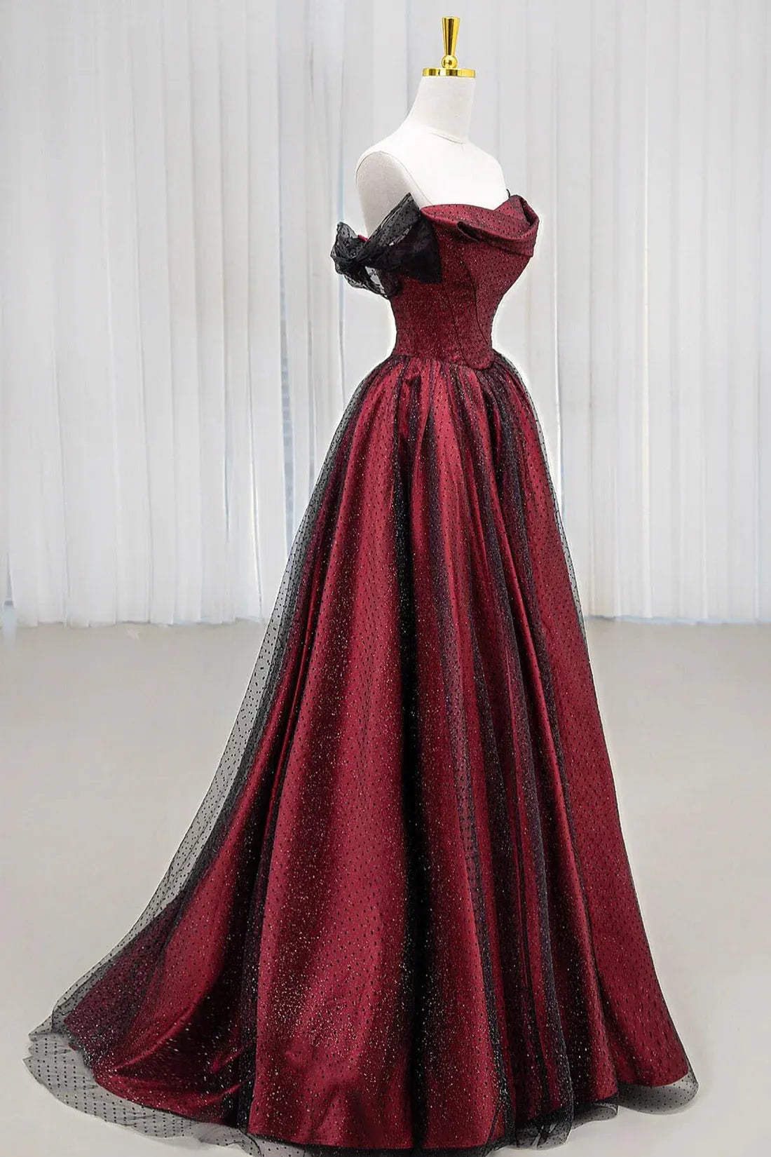 Charming Princess Off the Shoulder Sleeveless Lace Up Floor-Length Prom Dress