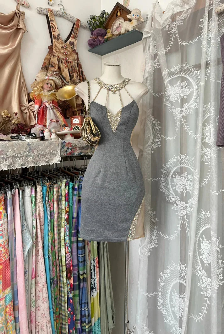 Charming Round Neck Sleeveless Beaded Cutout Grey Short Party Dress