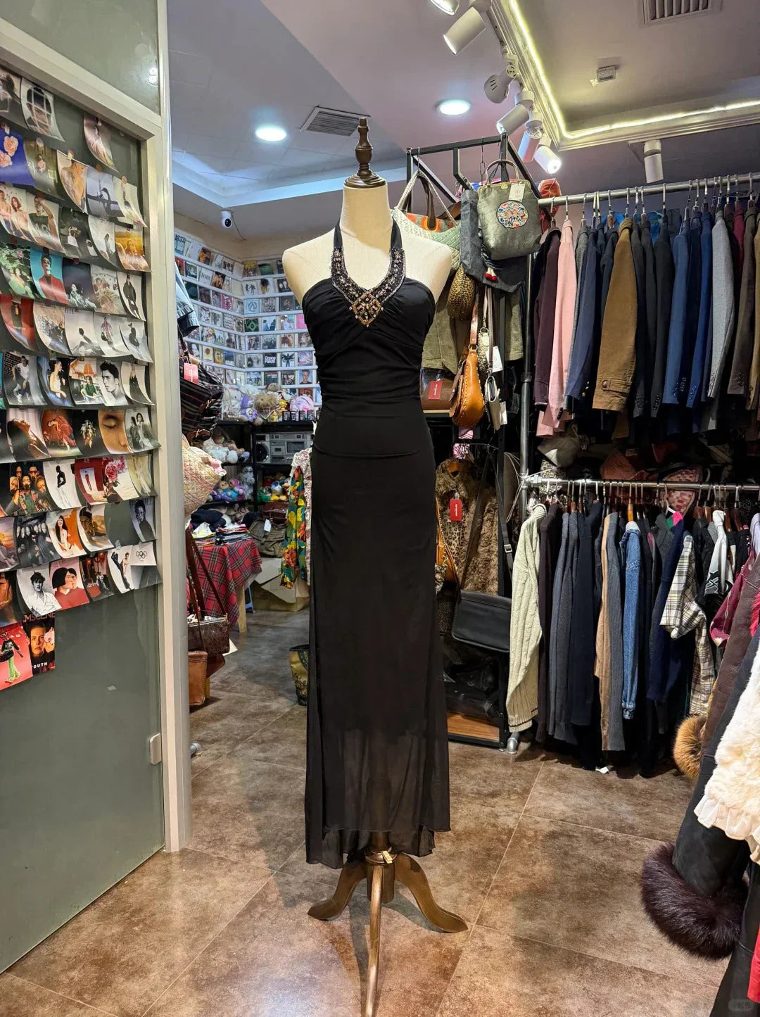 Charming Sheath/Column Halter Neck Sleeveless Chiffon Floor-Length Prom Dress
