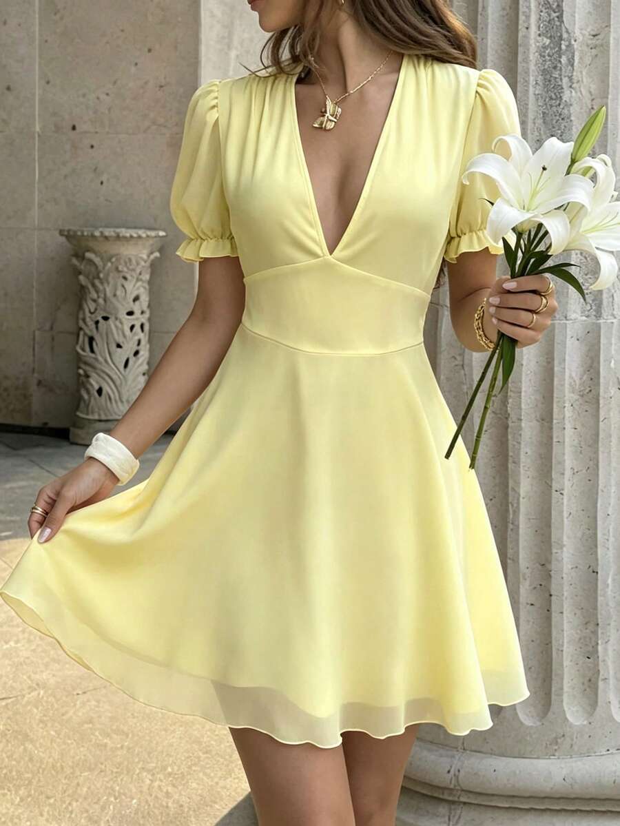 Charming A-Line Deep V-Neck Puff Sleeve Chiffon Light Yellow Short Homecoming Dress