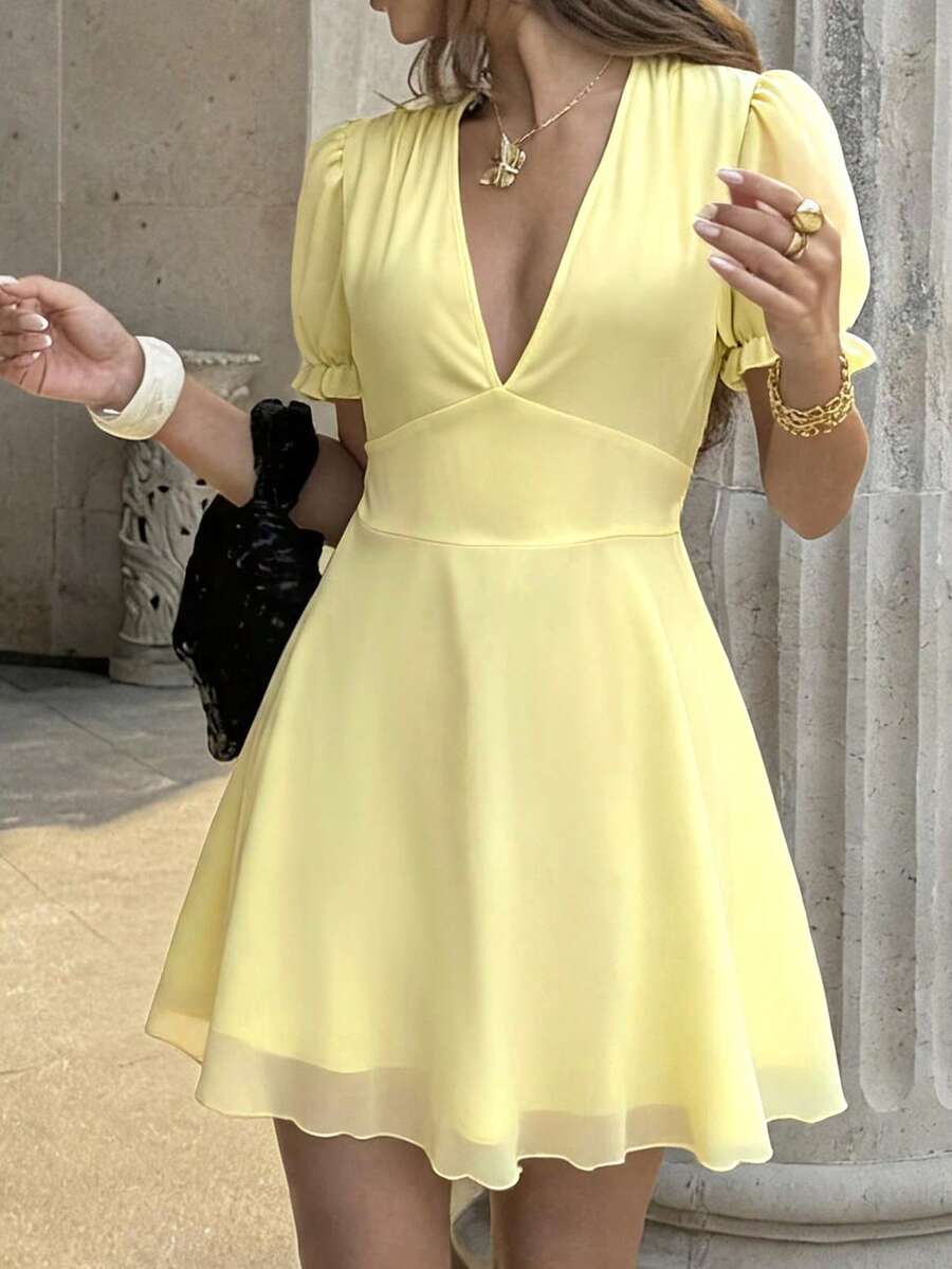 Charming A-Line Deep V-Neck Puff Sleeve Chiffon Light Yellow Short Homecoming Dress