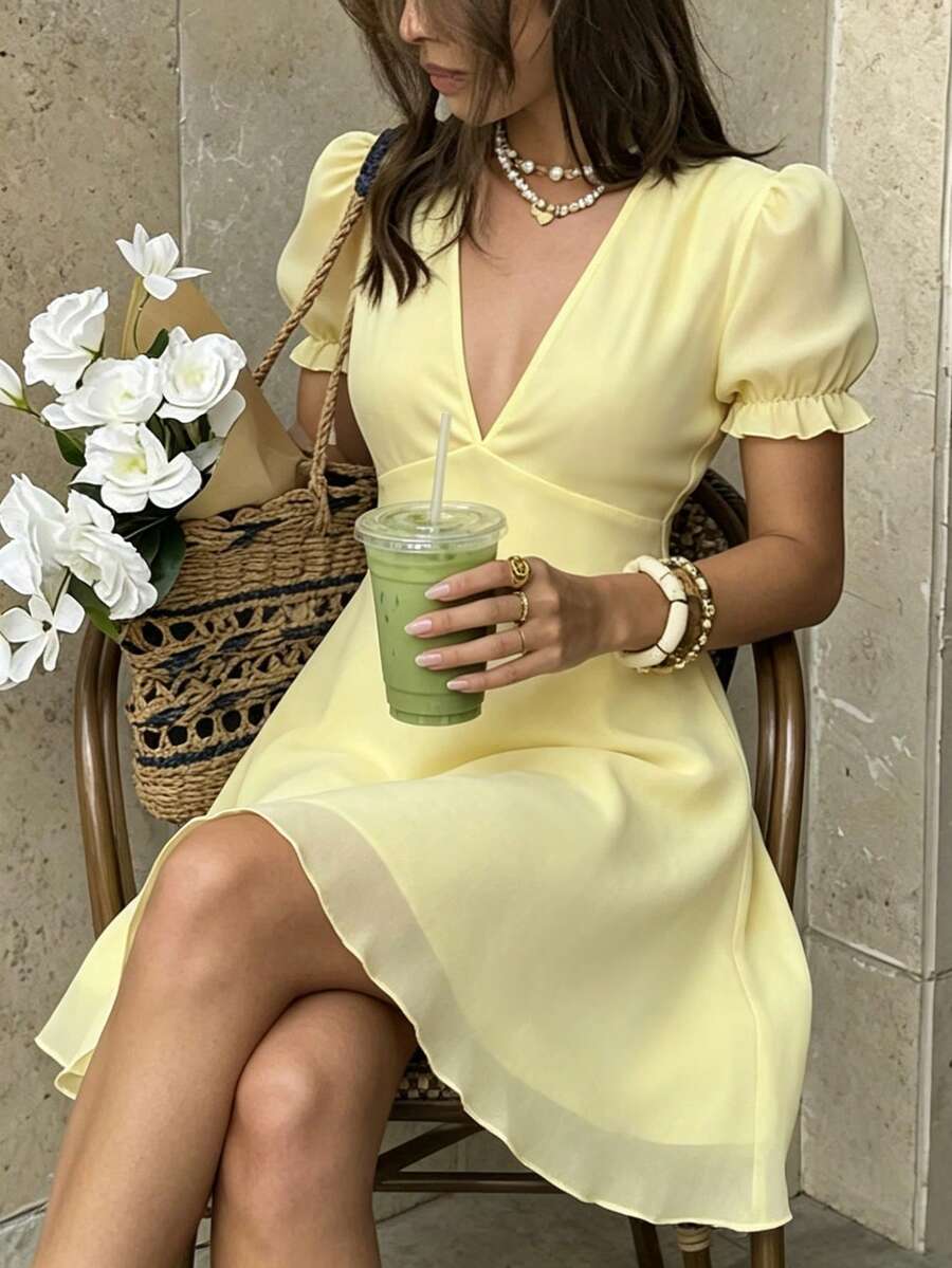 Charming A-Line Deep V-Neck Puff Sleeve Chiffon Light Yellow Short Homecoming Dress