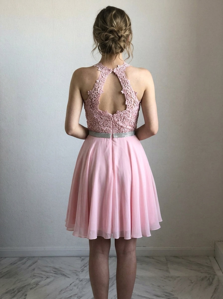 Charming A-Line Halter V-Neck Lace Applique Blush Pink Short Homecoming Dress