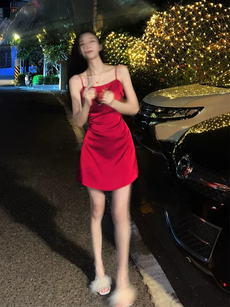 Chic A-Line Sweetheart Spaghetti-Strap Chain-Trim Satin Red Mini Evening Dress for Women