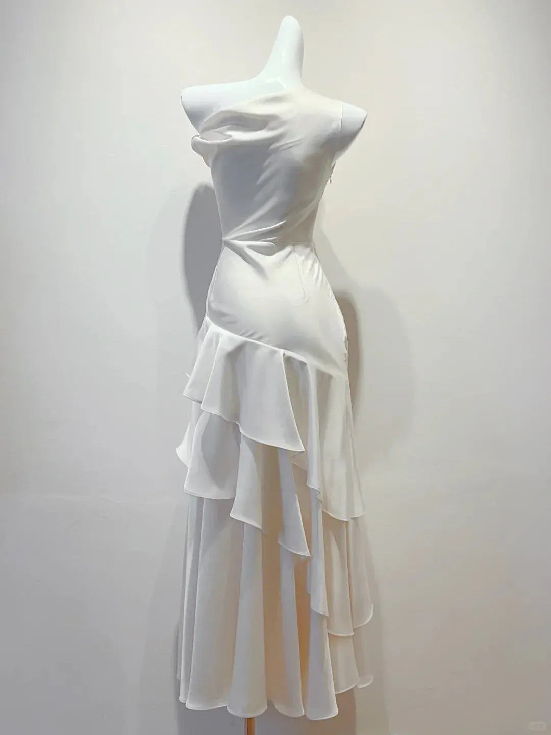 Chic Mermaid Asymmetrical-Neck Sleeveless Tiered White Long Prom Dress for Women Ready to Ship
