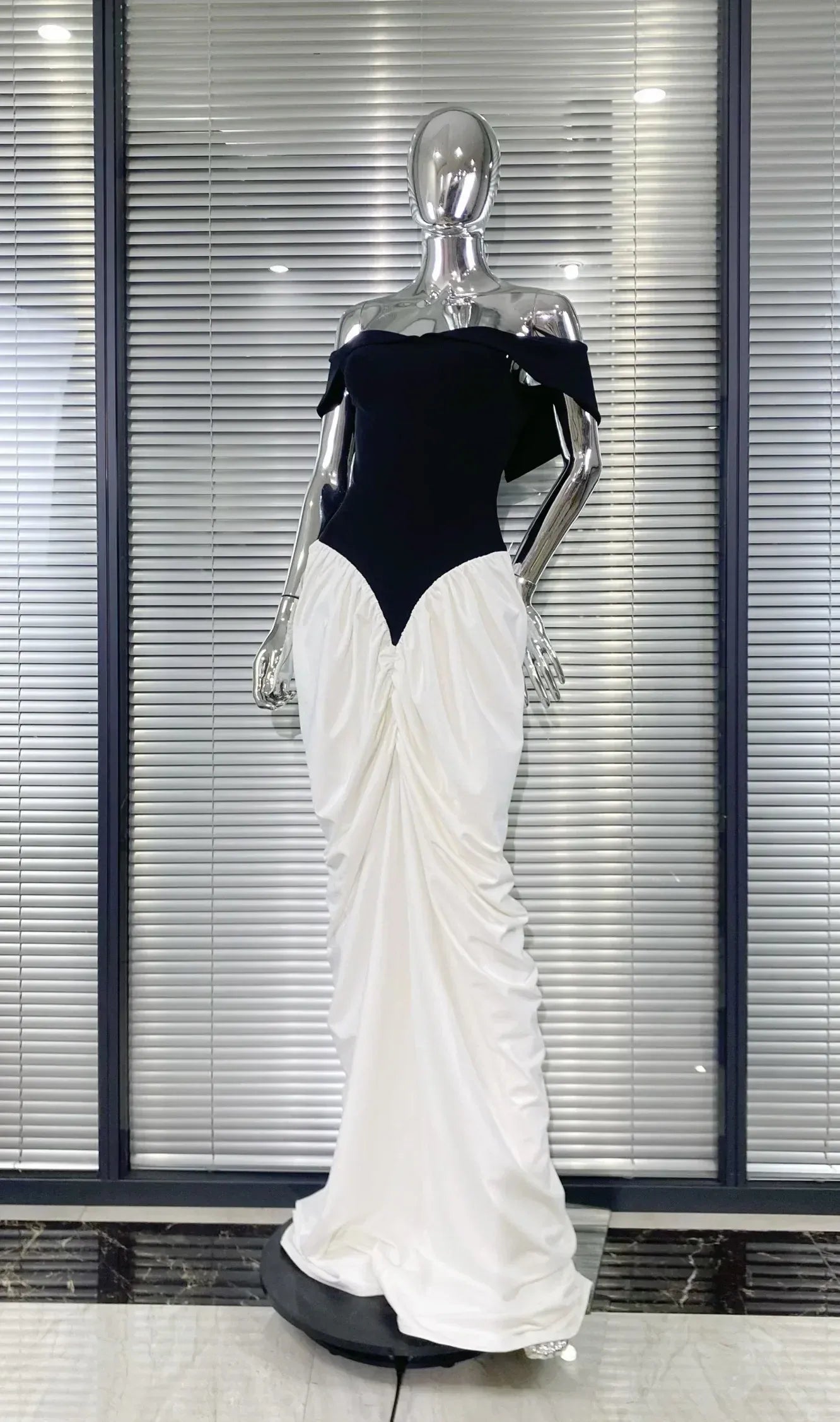 Chic Mermaid Off-Shoulder Corset Ruched Two-Tone White Long Evening Dress