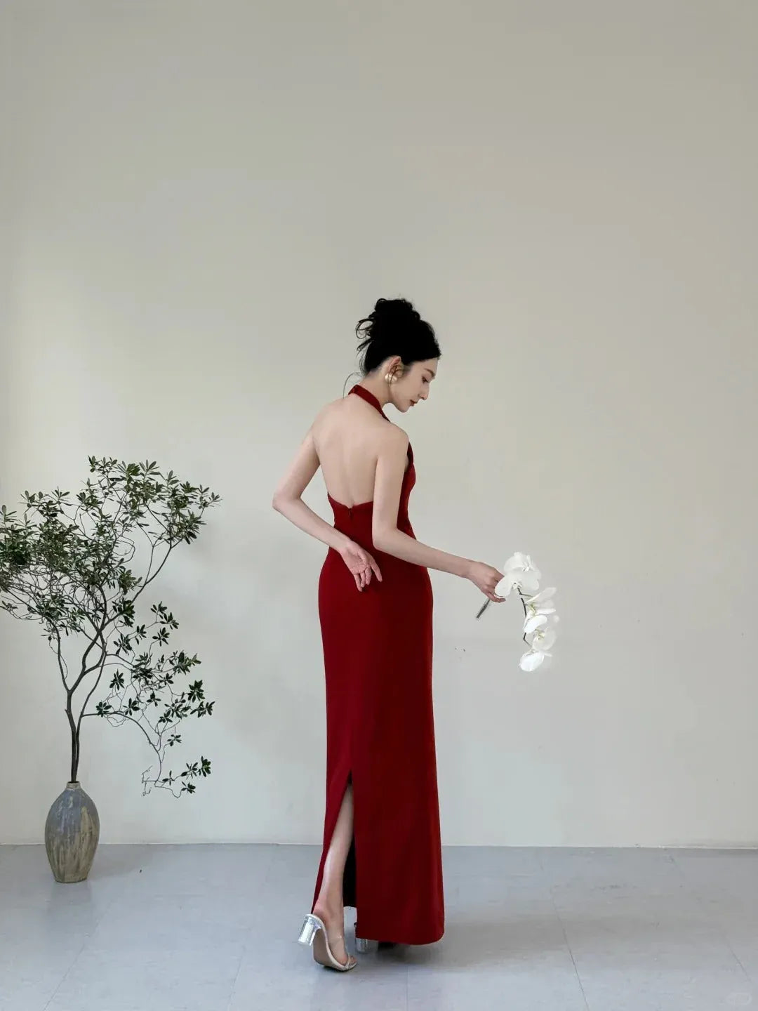 Chic Sheath Halter-Neck Sleeveless Open-Back Red Long Prom Dress for Women Ready to Ship
