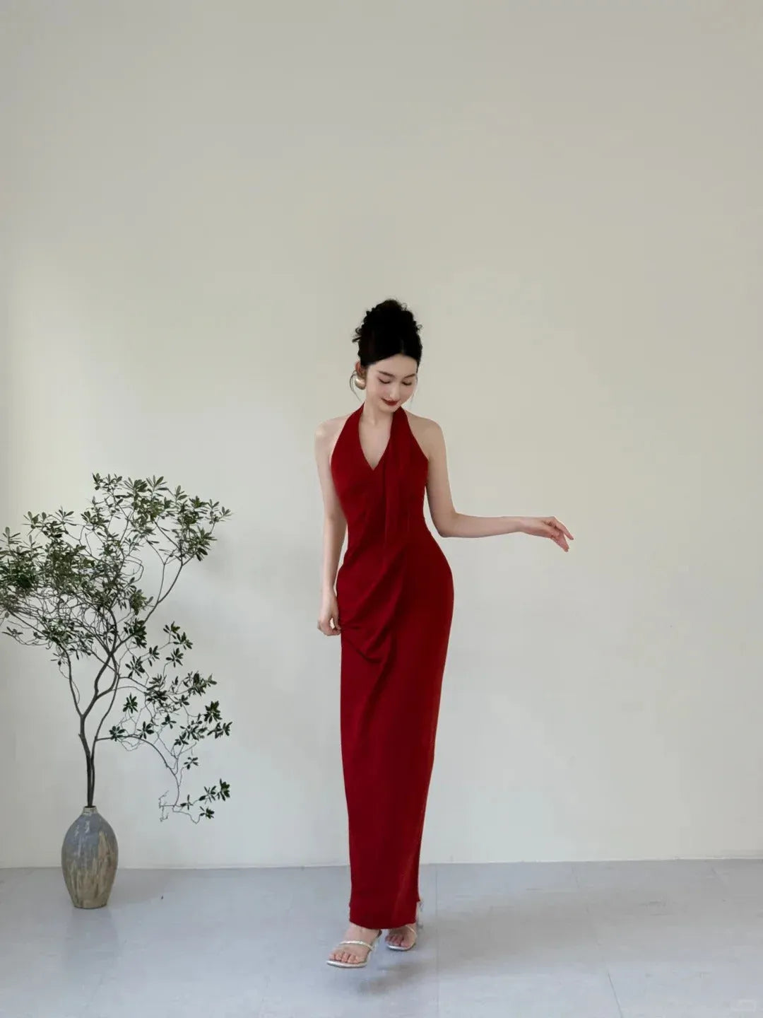 Chic Sheath Halter-Neck Sleeveless Open-Back Red Long Prom Dress for Women Ready to Ship