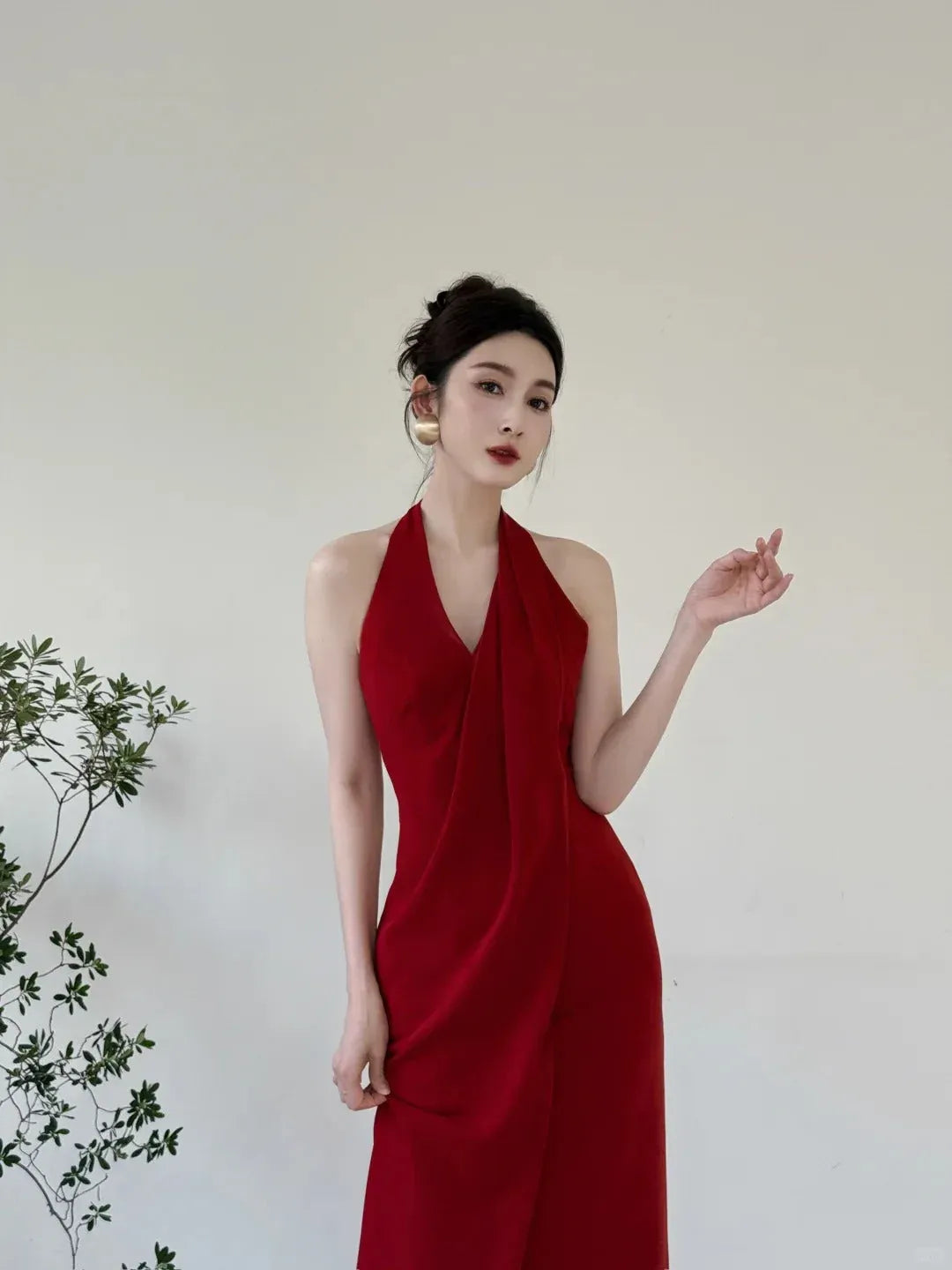 Chic Sheath Halter-Neck Sleeveless Open-Back Red Long Prom Dress for Women Ready to Ship