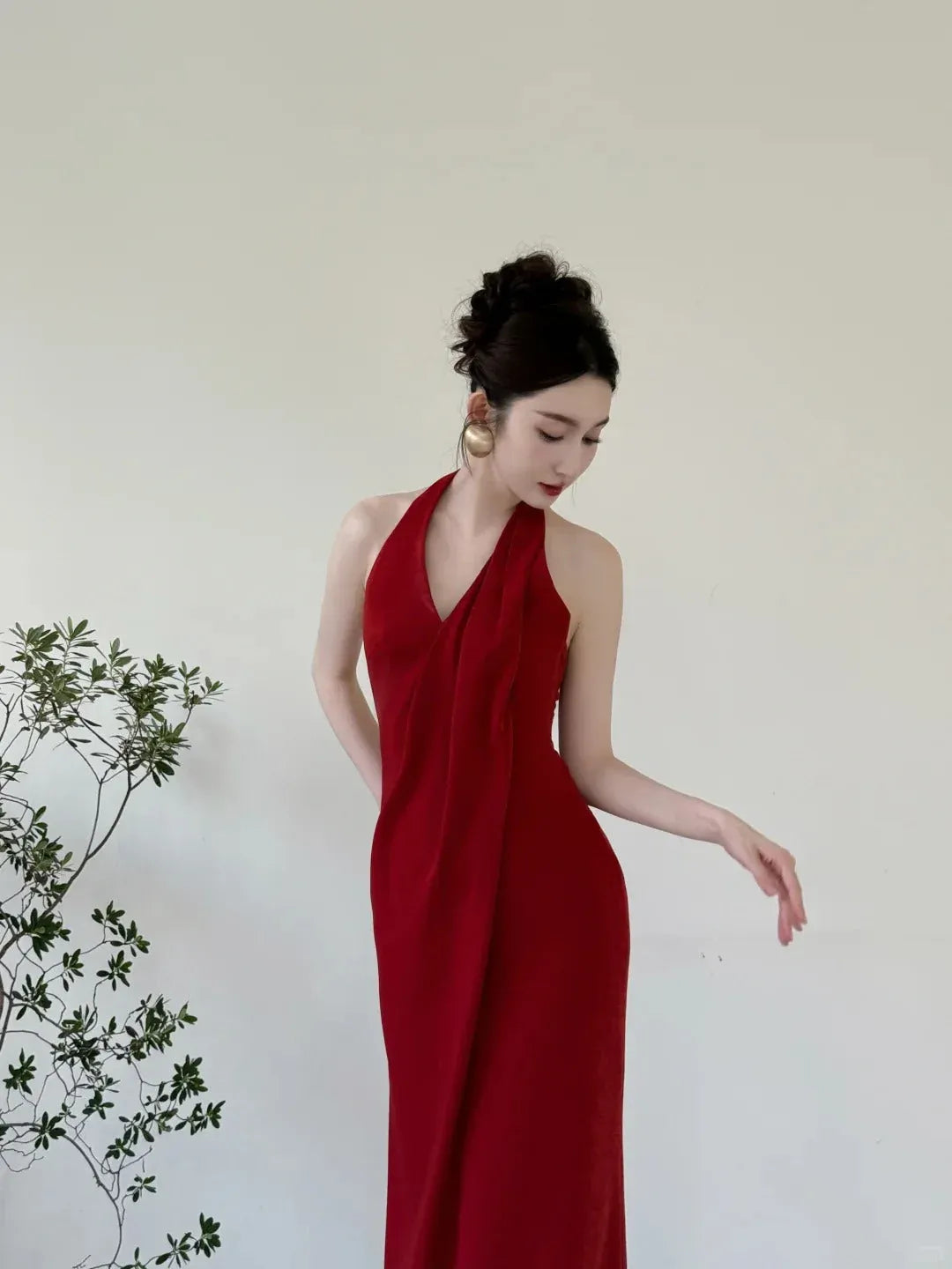 Chic Sheath Halter-Neck Sleeveless Open-Back Red Long Prom Dress for Women Ready to Ship