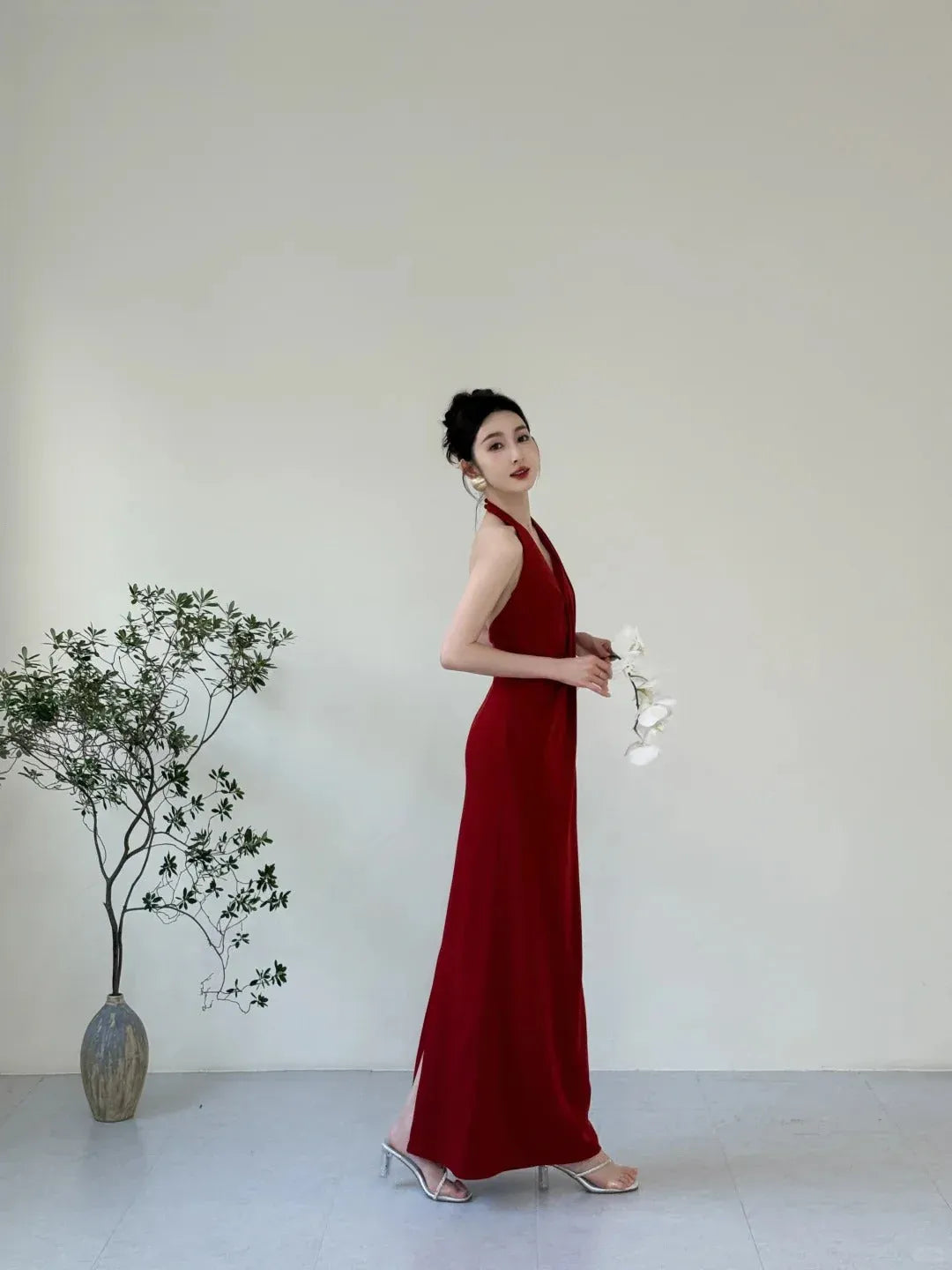 Chic Sheath Halter-Neck Sleeveless Open-Back Red Long Prom Dress for Women Ready to Ship