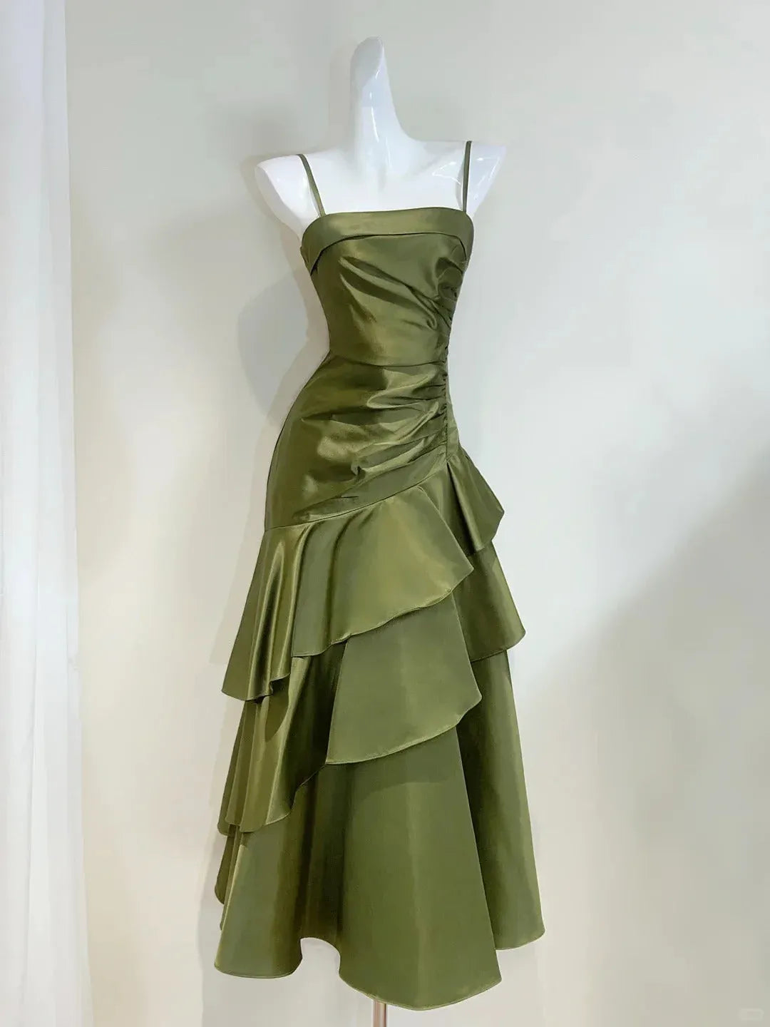 Chic Trumpet Square-Neck Sleeveless Tiered-Ruffle Satin Olive Midi Evening Dress for Women