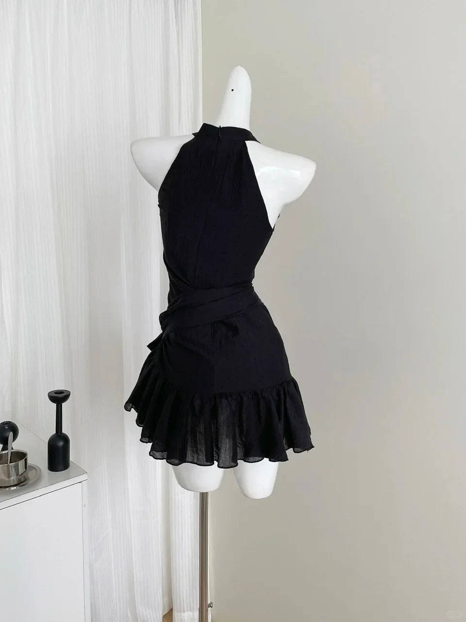 Chic A-Line Halter Ruffled Tie Wasit Black Short Homecoming Dress With Ruffle Hem
