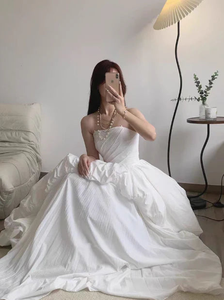 Classic Elegant A-line Strapless White Ball Gown Evening Dress With Bubble Hem