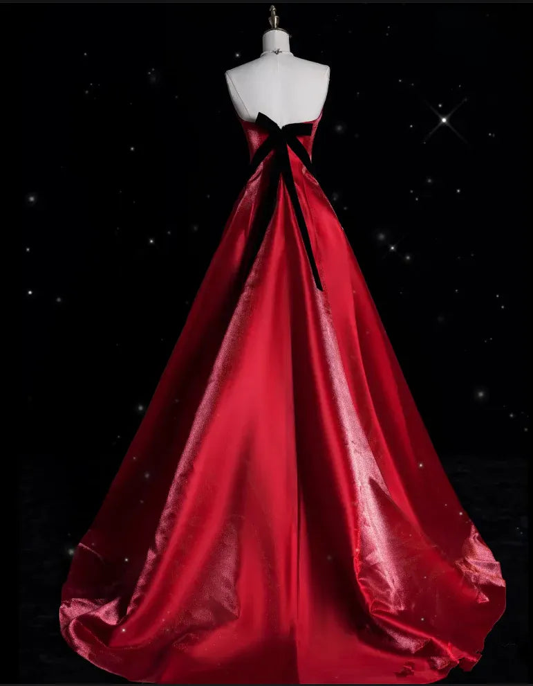 Dramatic Ball Gown Sweetheart Sleeveless Bow-Accented Red Train-Length Prom Dress For Women Custom