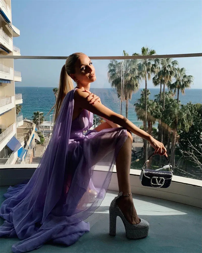 Dreamy Chiffon Long Evening Dress Lavender Halter-Neck Cape-Sleeve Party Gown for Women