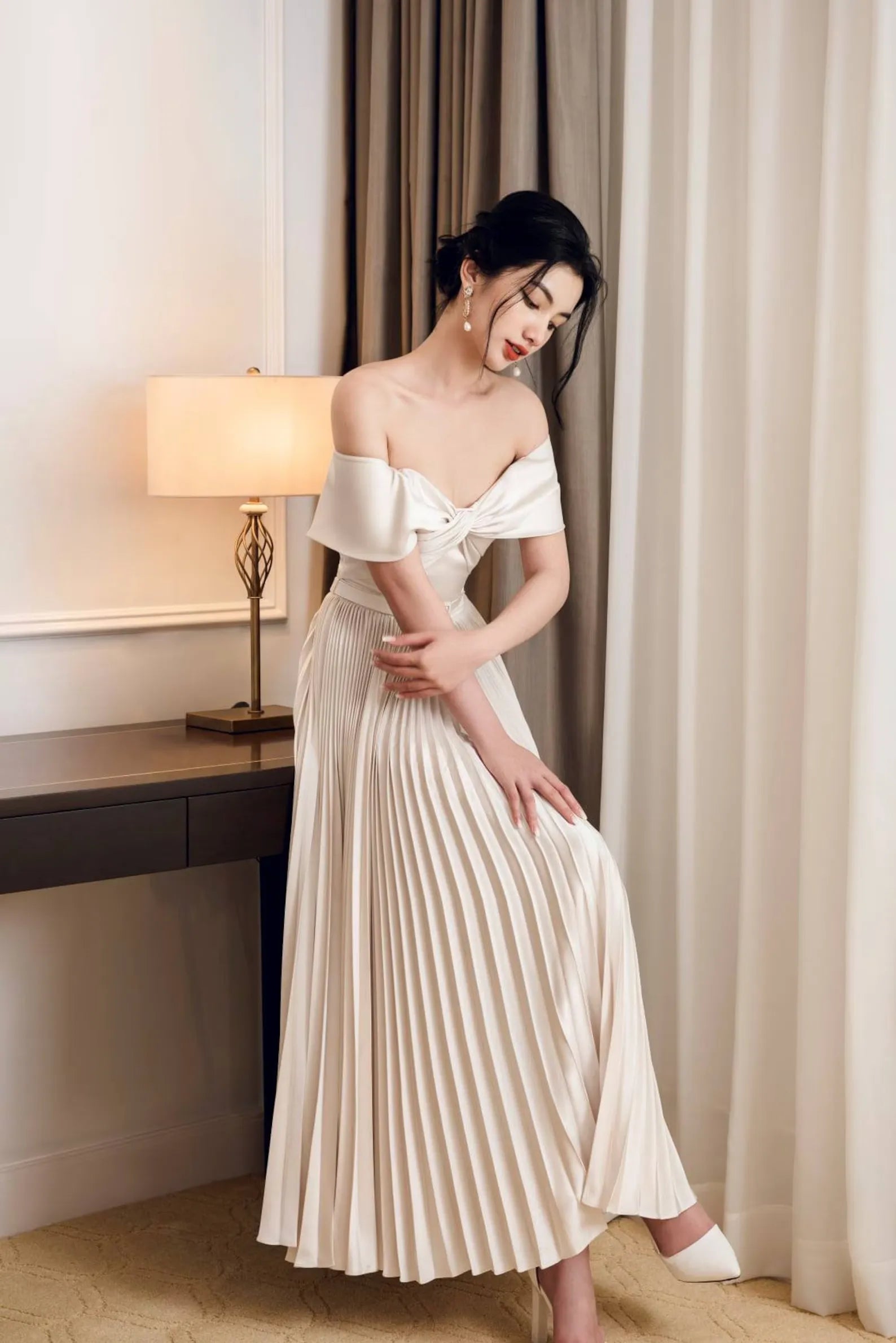 Elegant A-Line Off-the-Shoulder Pleated Ivory Midi Prom Dress For Female Guests