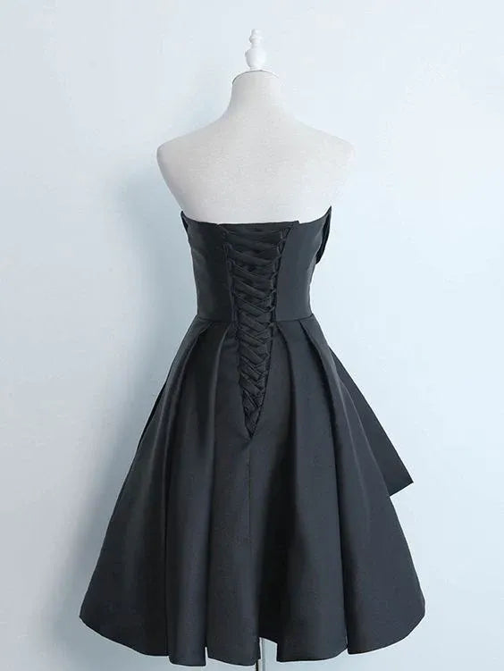 Elegant A-Line Strapless Sweetheart Ruched Bow Satin Black Satin Homecoming Dress