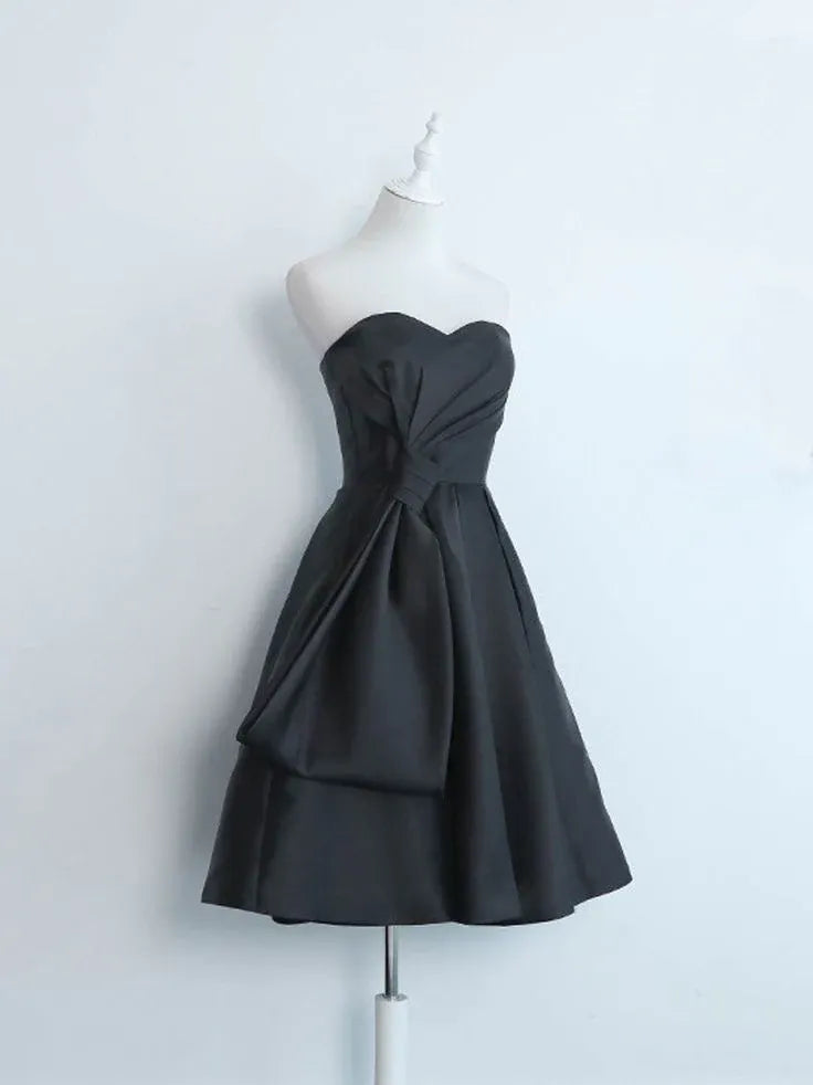 Elegant A-Line Strapless Sweetheart Ruched Bow Satin Black Satin Homecoming Dress