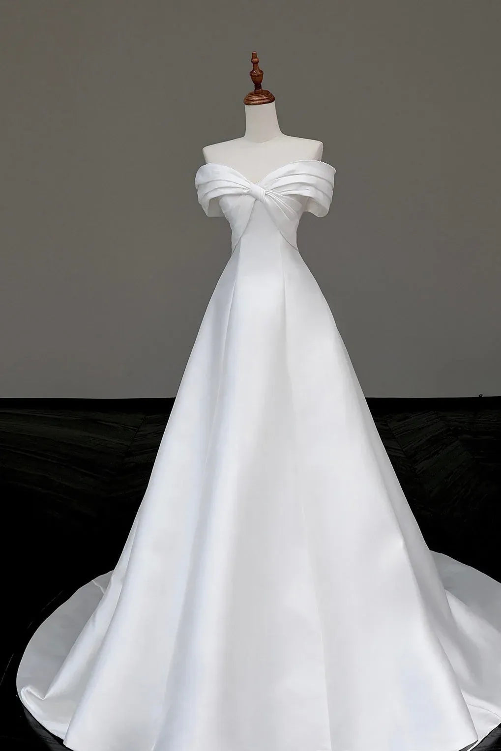 Elegant Ballgown Off-Shoulder Sleeveless Bow-Trim White Floor-Length Prom Dress for Women