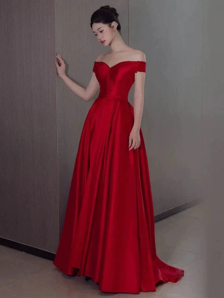 Elegant Ballgown Off-the-Shoulder Sleeveless Ruched Red Maxi Prom Dress for Women Custom