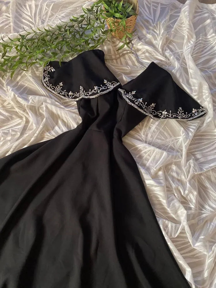 Elegant Matte Maxi Evening Dress Black V-Neck Cape Sleeves for Women