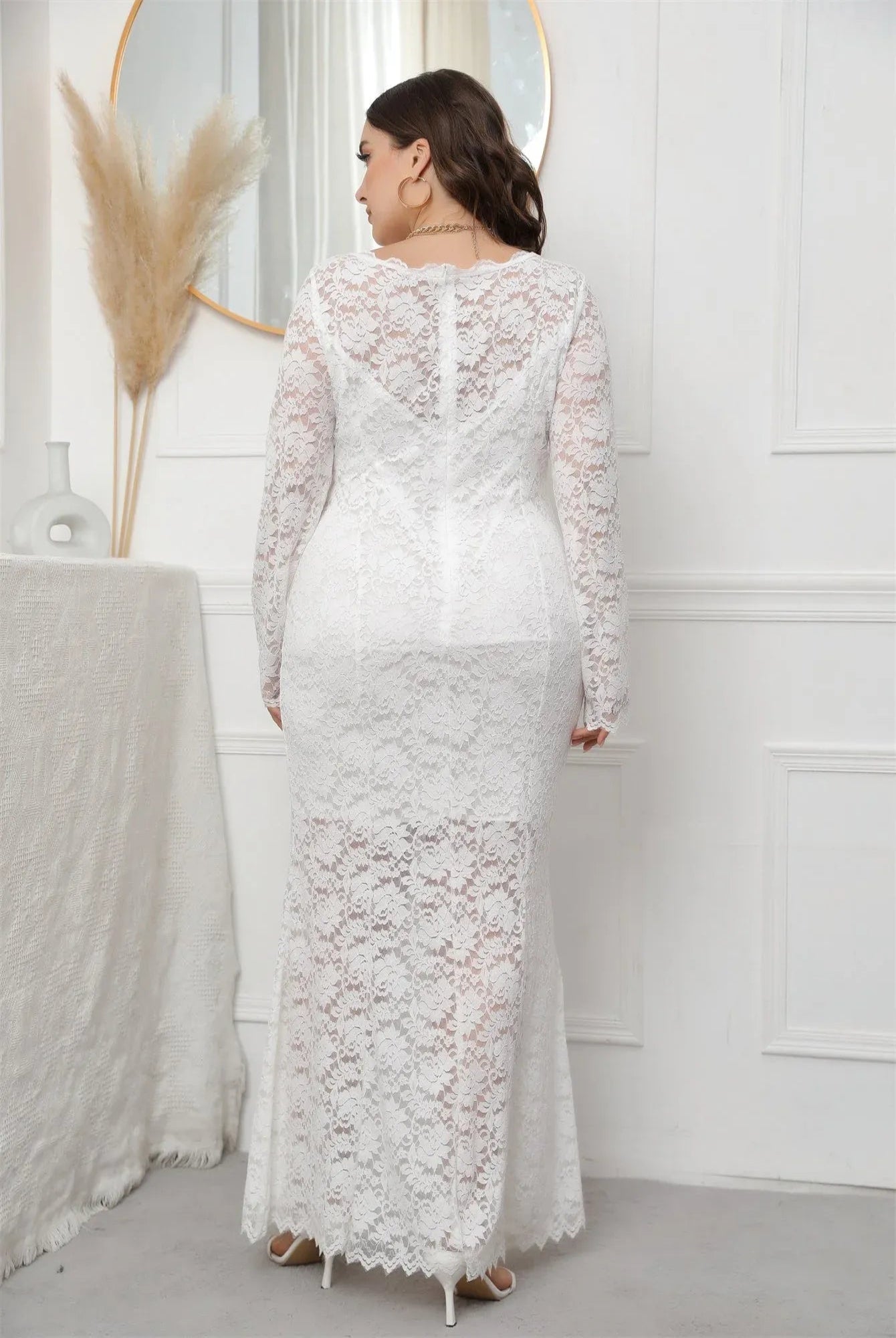 Elegant Mermaid Crew-Neck Long-Sleeve Lace-Accent White Plus-Size Prom Dress for Women Ready to Ship
