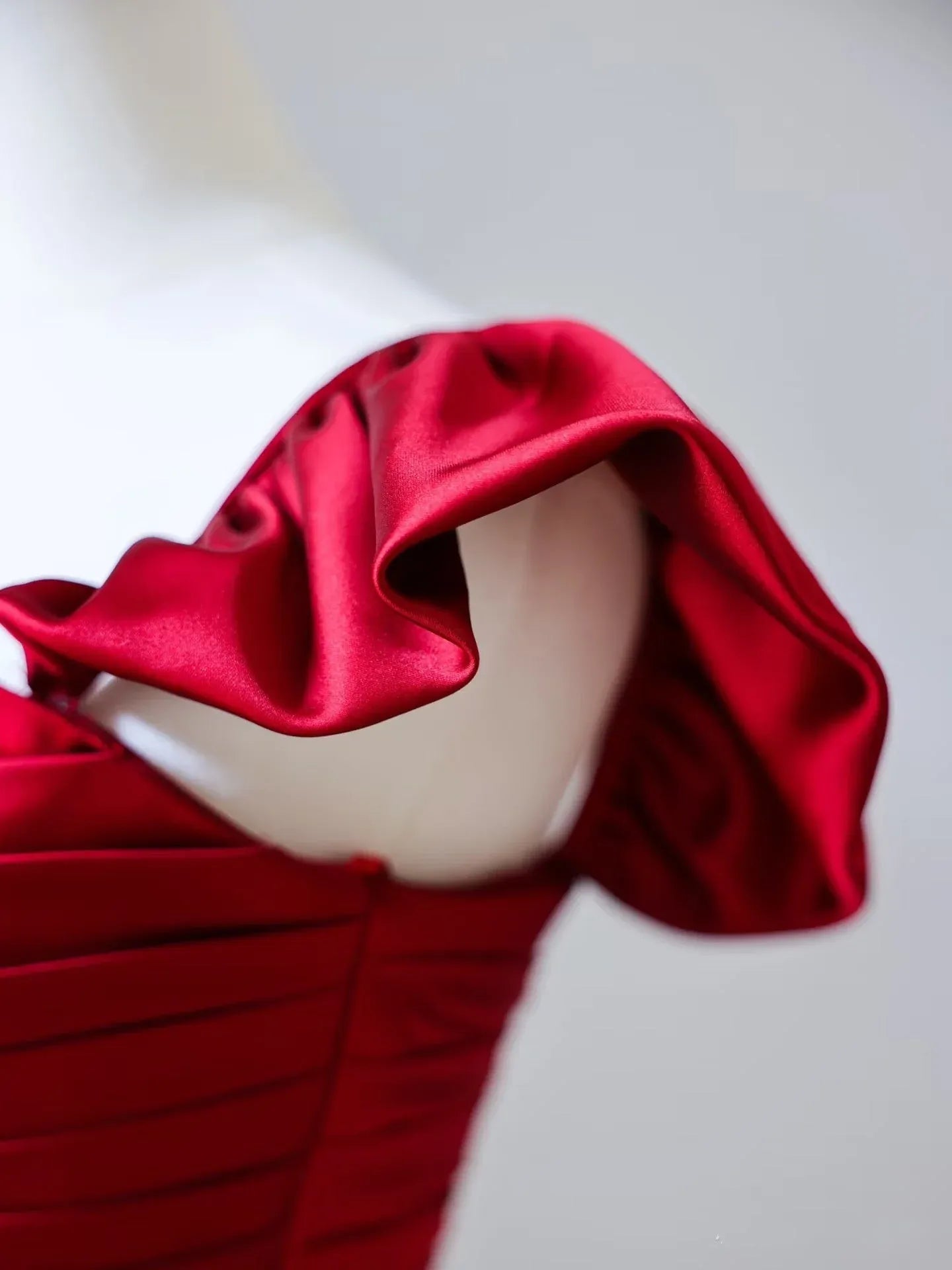 Elegant Mermaid Off-the-Shoulder Puff-Sleeve Ruched Satin Red Floor-Length Evening Dress for Women