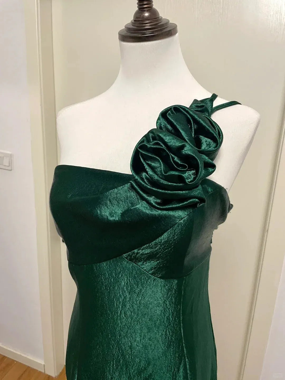 Elegant Mermaid One-Shoulder Flower-Accented Emerald-Green Maxi Prom Dress for Women ready to ship
