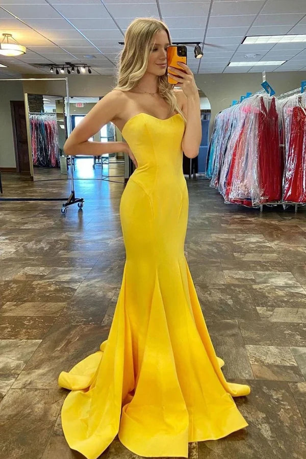 Elegant Mermaid Strapless Satin Yellow Floor Length Prom Dress For Women