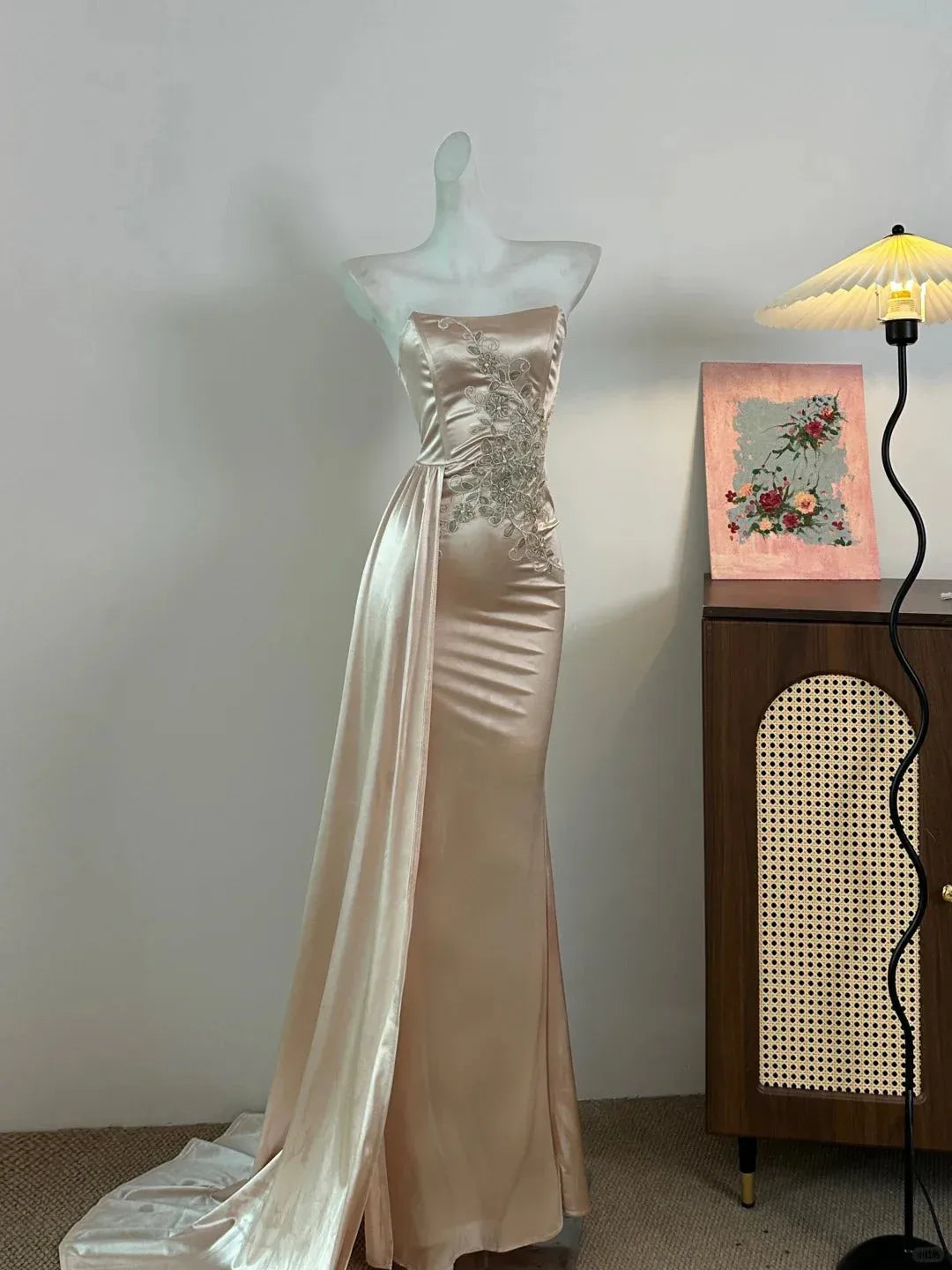 Elegant Mermaid Strapless Sleeveless Embellished Satin Champagne Maxi Evening Dress