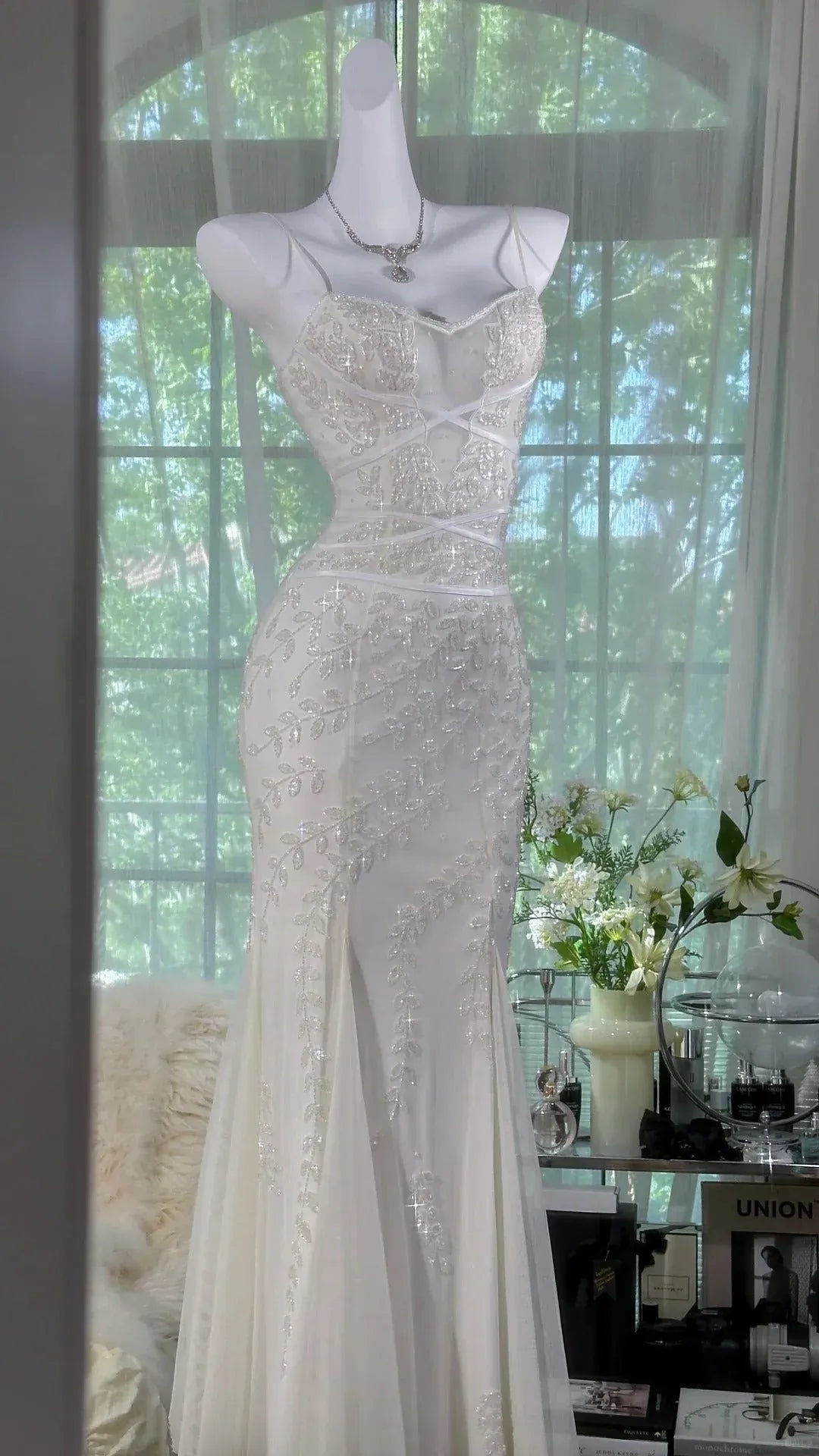 Elegant Mermaid Sweetheart Sleeveless Beaded Tulle Ivory Floor-Length Evening Dress for Women