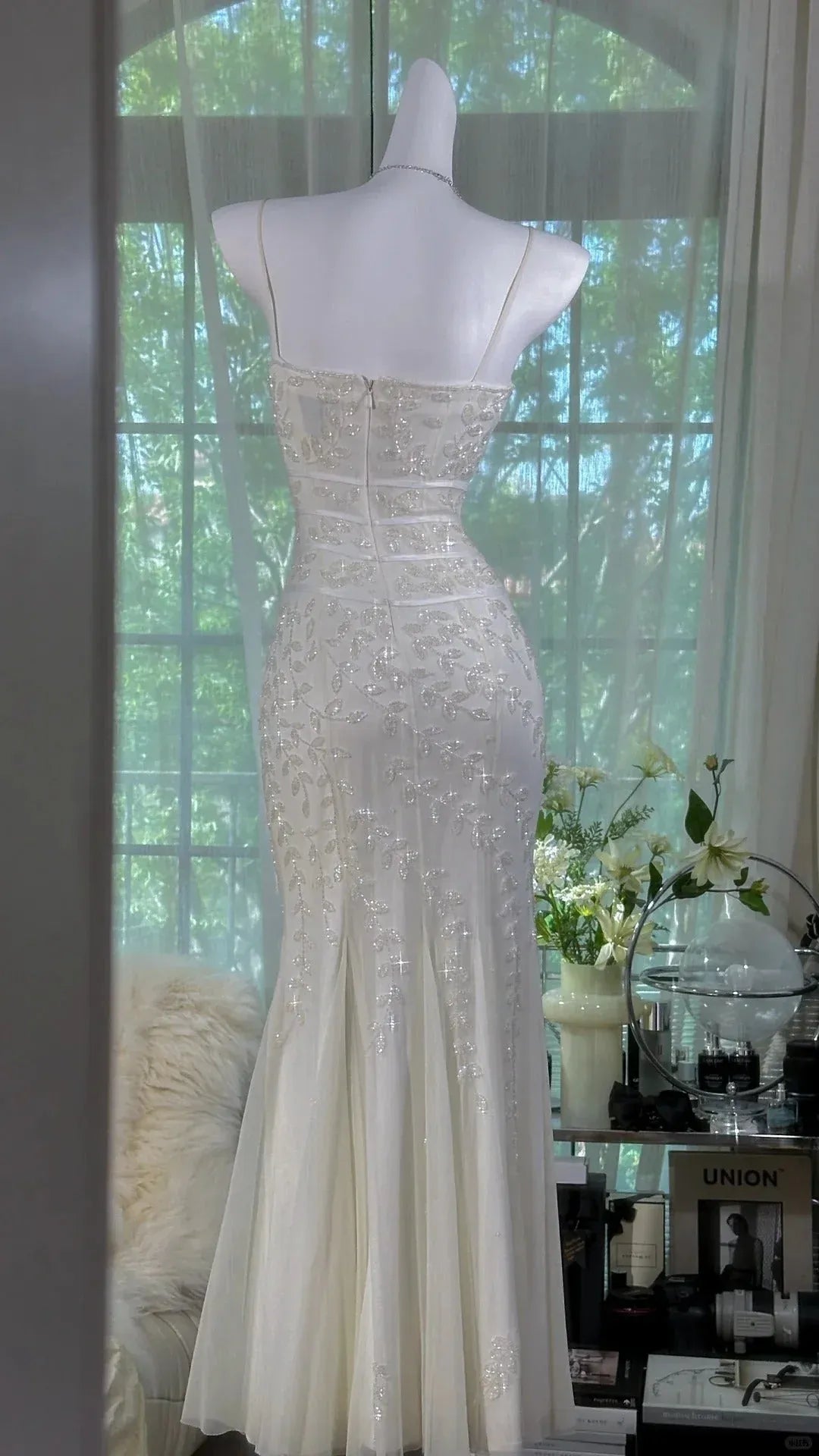 Elegant Mermaid Sweetheart Sleeveless Beaded Tulle Ivory Floor-Length Evening Dress for Women
