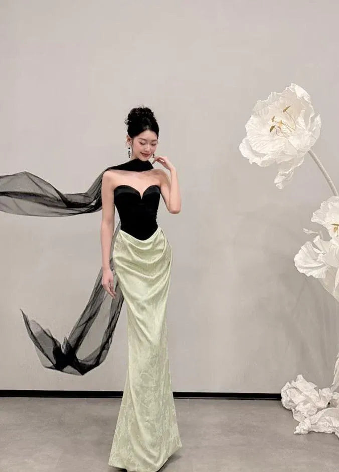 Elegant Mermaid Sweetheart Sleeveless Cape-Trim Black-Green Floor-Length Prom Dress for Women