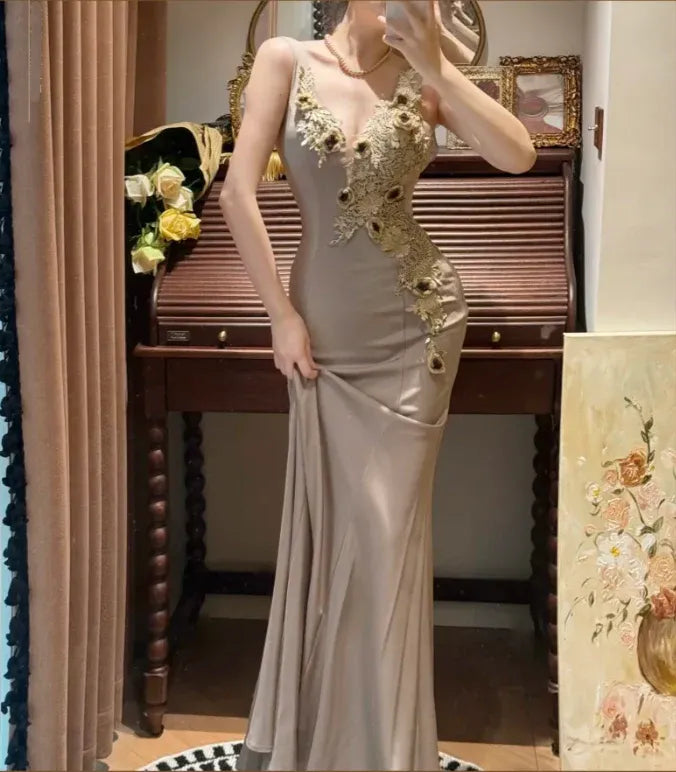 Elegant Mermaid V-Neck Lace Applique Satin Taupe Prom Dress For Sale
