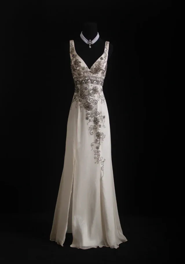 Elegant Mermaid V-Neck Sleeveless Beaded Ivory Maxi Prom Dress for Women Custom