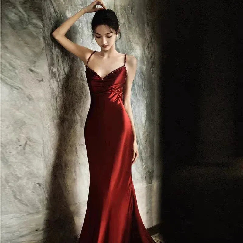 Elegant Midi Sleeveless Backless Red Prom Dress For Women Ready To Ship