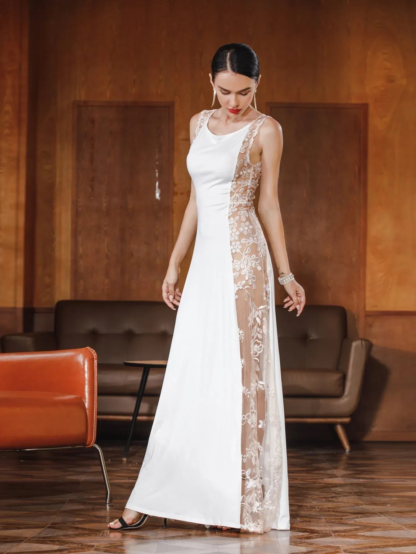 Elegant Satin Maxi Evening Dress White Scoop Sleeveless for Women