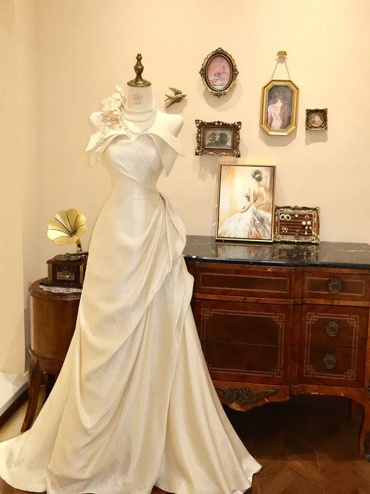 Elegant Sheath Off-Shoulder Sleeveless Ruched Ivory Maxi Wedding Dress for Women Custom