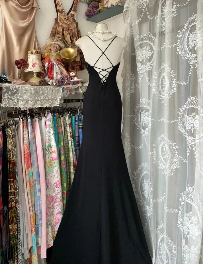 Elegant Sheath Spaghetti Strap Sequin Beaded Chiffon Black Evening Dress