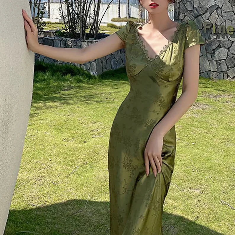 Elegant Sheath V-Neck Short Sleeve Lace Satin Green Maxi Prom Dress